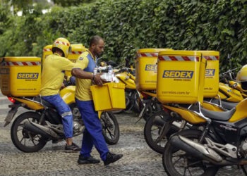 Correios anunciam concurso com salários que chegam a R$ 6 mil