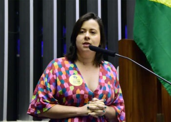 Deputada quer anistiar presos pegos com menos de 40g de maconha