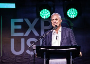 Presidente da Usiminas participa de abertura da Expo Usipa