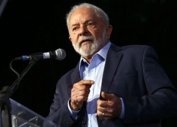 Lula inaugura universidade inacabada em Osasco