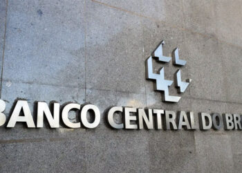 BC avalia subir juros em meio à alta do dólar e dos gastos públicos