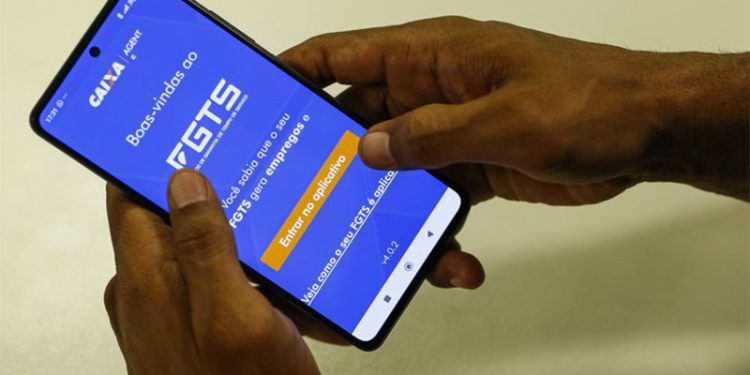 FGTS é isento de impostos e não há desconto sobre poupanças