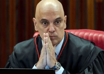 Moraes recua em bloqueio de VPNs após suspender rede social X