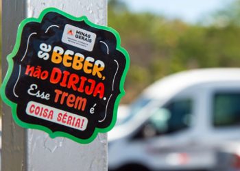 Quase metade dos acidentes de trânsito em Minas são causados por desatenção