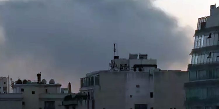 Israel ataca Beirute e diz ter atingido sede do Hezbollah