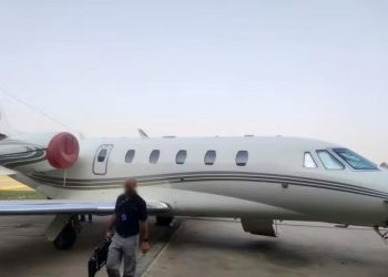 Gusttavo Lima tem avião apreendido em operação contra jogos ilegais