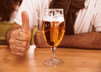 Governo de Minas libera bebidas alcoólicas nas eleições deste ano