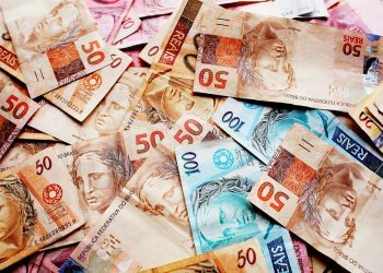 Mercado aponta alta na inflação e nos juros em 2024