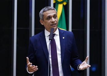 Deputado inicia campanha contra ‘o partido mais perigoso do Brasil’
