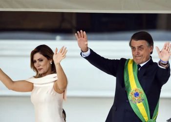 Justiça determina indenização de Lula a Bolsonaro por móveis do Alvorada