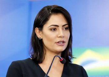 Revista é condenada a indenizar ex-primeira-dama por reportagem