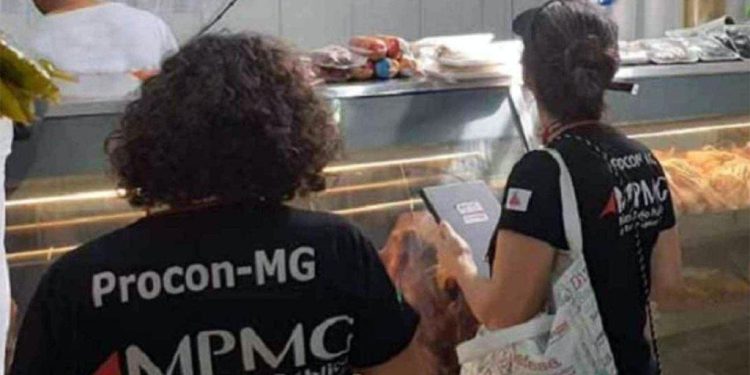 Polícia apreende meia tonelada de carne imprópria para consumo em Minas