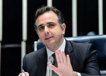 Rodrigo Pacheco sob pressão por impeachment de ministro