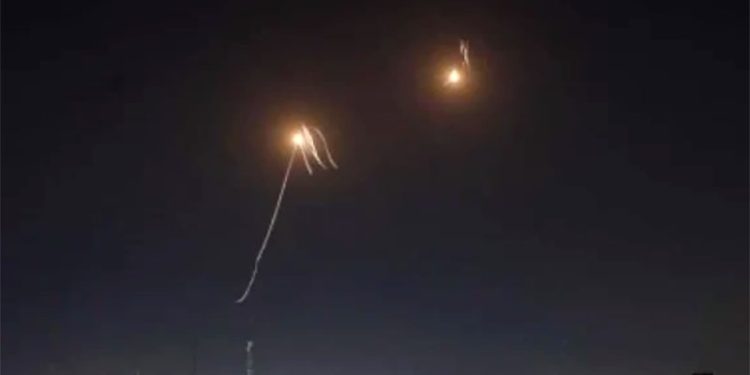 URGENTE: Irã dispara mísseis contra Israel em ataque sem precedentes