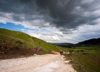Semana começa com alerta de muita chuva em Minas Gerais