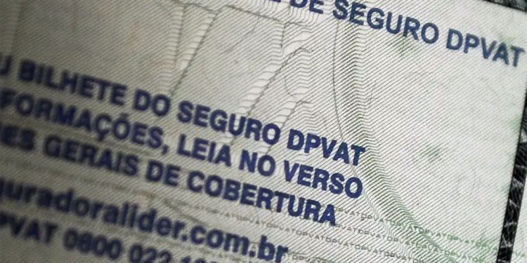 Governadores de direita rejeitam cobrança do DPVAT criado pelo governo Lula