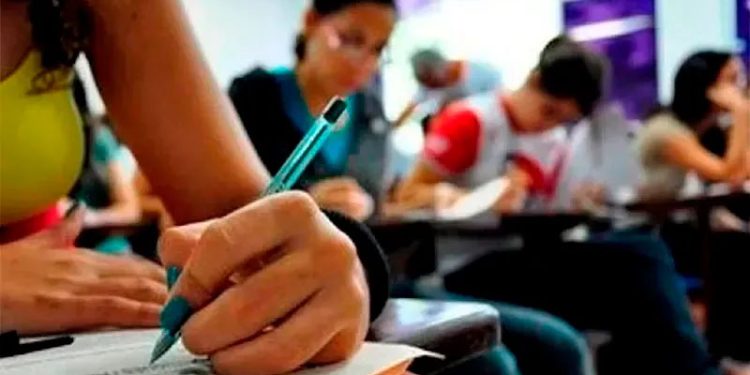 Enem 2024: apenas documentos oficiais serão aceitos nos dias de prova