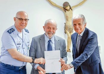 Lula propõe nova estatal aeroespacial em meio a déficit bilionário