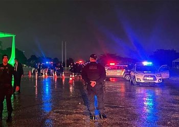 Explosões na Praça dos Três Poderes deixam um morto em Brasília