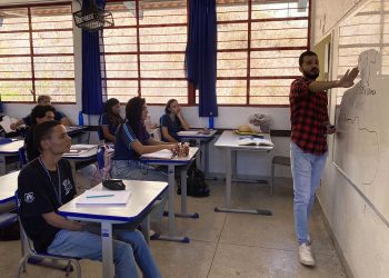 Minas nomeia mais 462 servidores aprovados no concurso da Educação