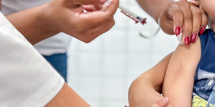 Mais de 2.000 doses de vacinas aplicadas no Dia D em Ipatinga