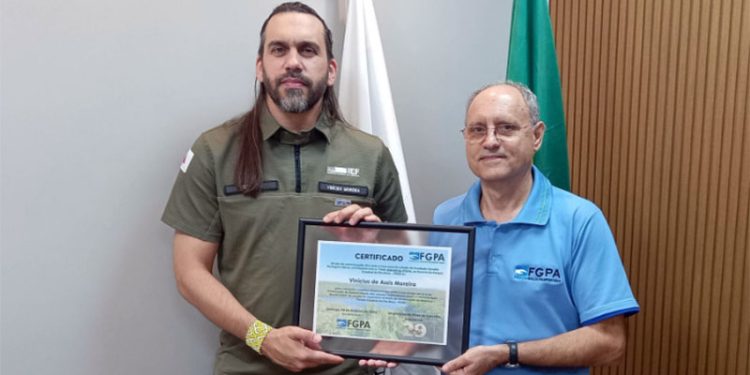 Gerente do Parque Estadual do Rio Doce recebe Comenda “Amigo da FGPA”