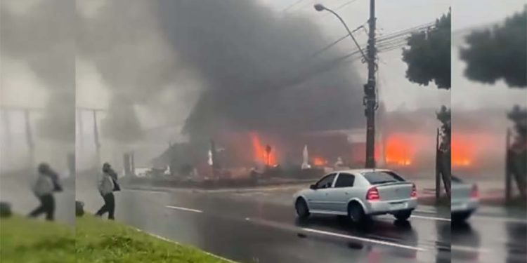 Avião cai e explode em Gramado: 10 mortos