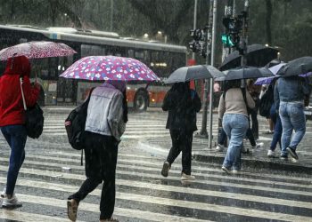 Natal tem previsão de chuvas fortes em quase todo o país
