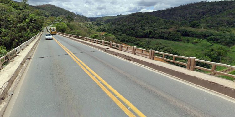 Rachaduras em ponte da BR-381 alerta motoristas após vídeo nas redes sociais