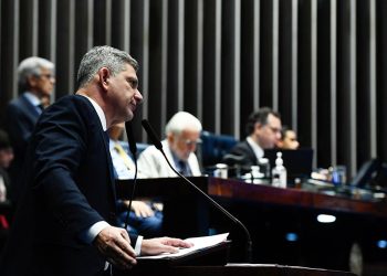 Senado aprova projeto que limita aumento do salário mínimo