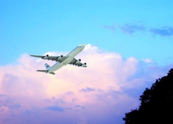 Passageiro morre durante voo da Azul após emergência médica em aeronave