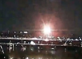 Tragédia: avião colide com helicóptero militar em Washington