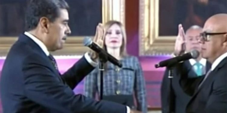 Maduro é empossado na Venezuela em meio a denúncias de fraude eleitoral