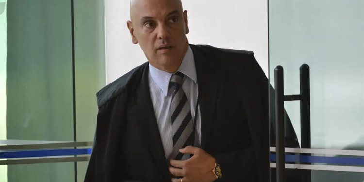 Moraes nega nova tentativa de Bolsonaro para recuperar passaporte