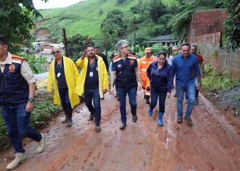Zema acompanha resgate e ajuda humanitária no Vale do Aço