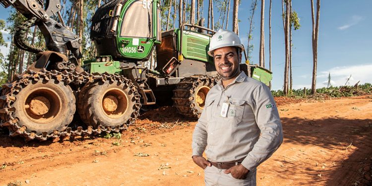 Cenibra abre oportunidades de emprego e estágio nas áreas industrial e florestal