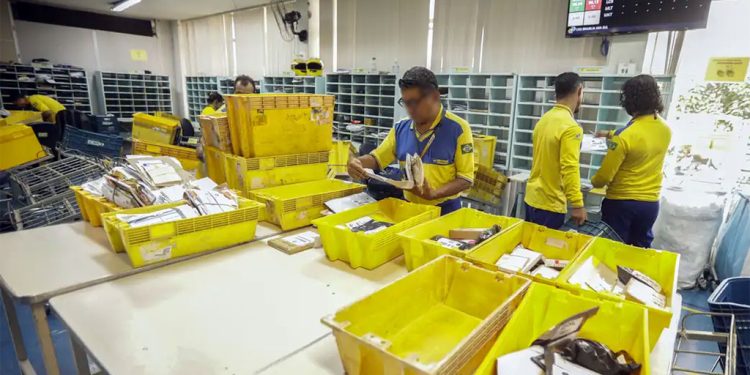 Crise financeira nos Correios afeta pagamento de funcionários