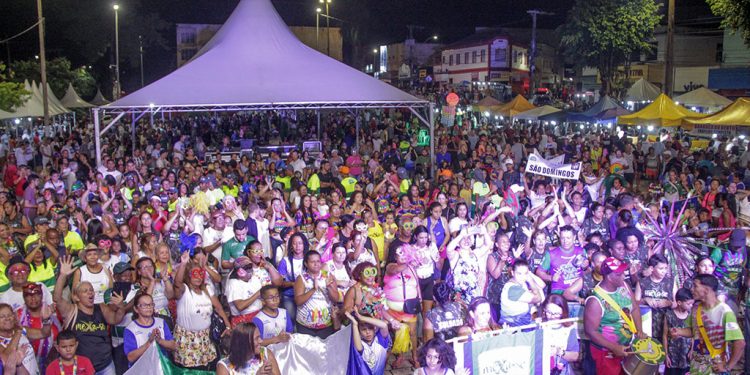 Mexa-se Folia o pré-Carnaval de Fabriciano com saúde e alegria
