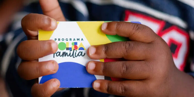 Governo Lula pede corte de R$ 7,7 bi do Bolsa Família em 2025