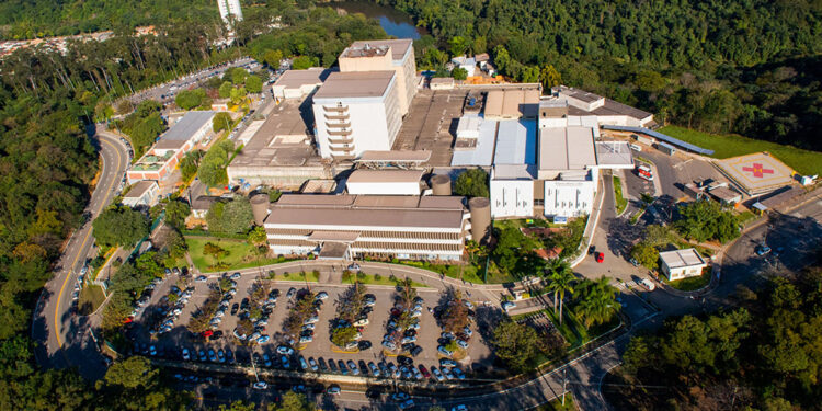 FSFX abre vagas para diversos cargos com benefícios atrativos