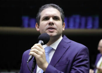 Congresso fará alterações no projeto do IR, diz Hugo Motta