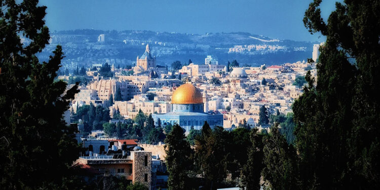 Por que Israel é a terra que mana leite e mel, se a maior parte do seu território é árido e semiárido?