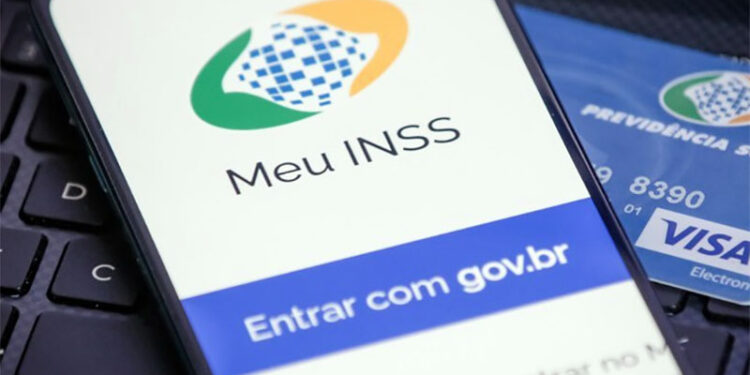Aposentados não precisam ir ao banco para fazer prova de vida, alerta INSS