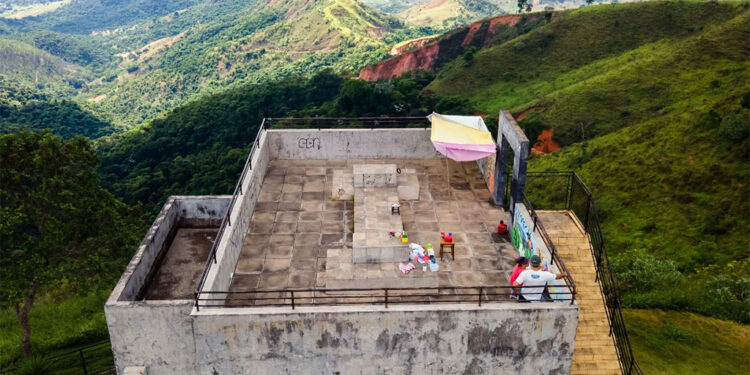 Projeto “EcoArte Jacroá” faz a festa em mirante de Marliéria