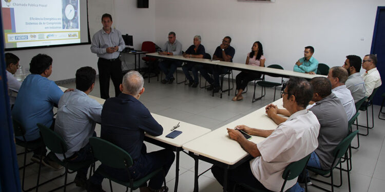 Sindimiva fomenta eficiência energética nas indústrias junto ao governo federal