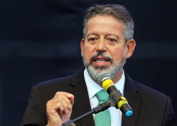 Arthur Lira compra mansão milionária logo após presidir Câmara