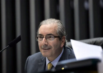Empréstimo do governo Lula é “agiotagem oficial”, diz Eduardo Cunha