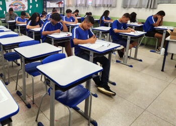Minas aplica nesta quinta-feira a segunda etapa do simulado de preparação para o Enem 2025