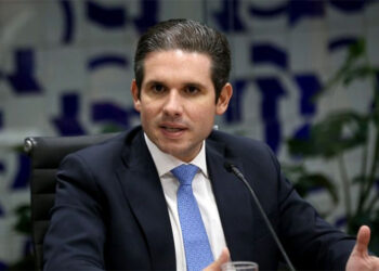 Hugo Motta barra votação urgente de anistia aos atos de janeiro