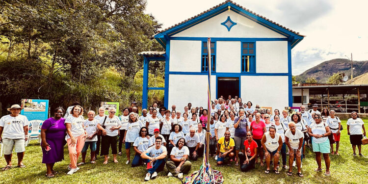 “Caravana da Terceira Idade” leva idosos para um passeio turístico no Ipaneminha